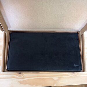 NIB Dyson Airwrap Travel Bag Black